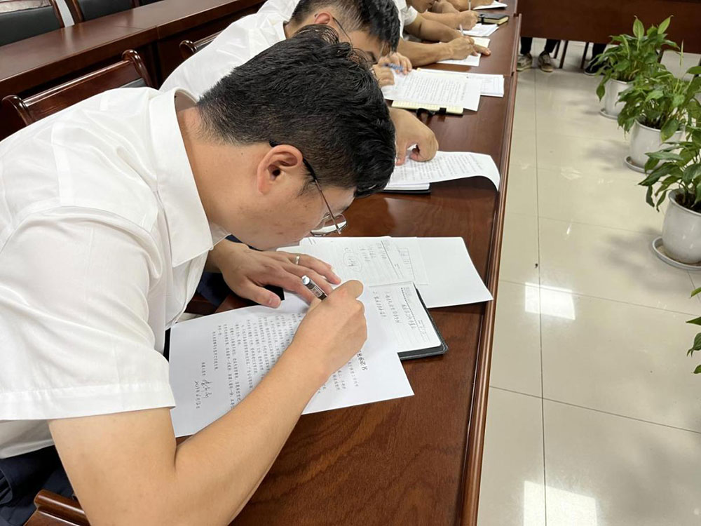 城建投公司召開全體員工大會暨安全生產(chǎn)、保密工作會議?